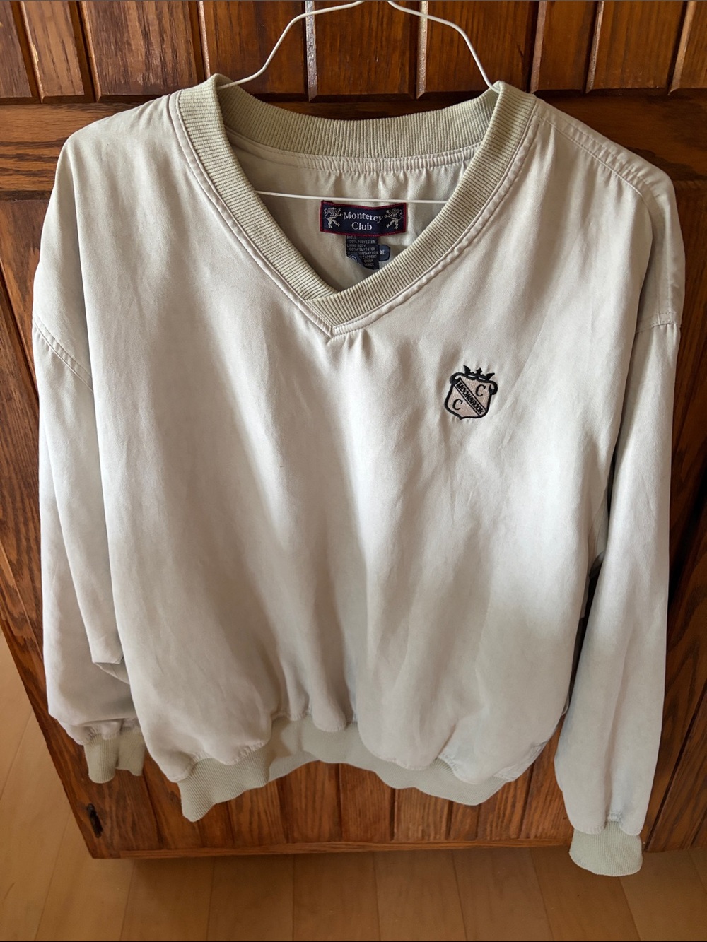 Men’s Cream V-Neck Pullover Monterey Club Size XL